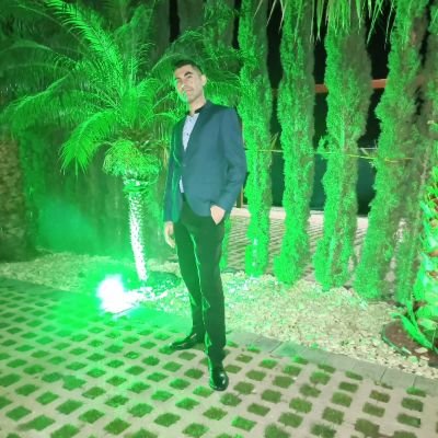 Alegre, trabajador, gamer y un poquito de todo !!