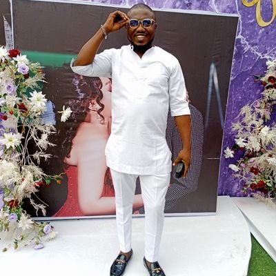 BUSINESSMAN.
sell fabrics and tailoring accessories.
A POLITICAL POLITICIAN.
I live, I love, I laugh.