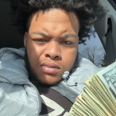 SelfimageL96856's profile picture. 