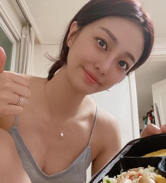 kimatat31993386's profile picture. 