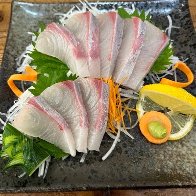 tekitomeshi_'s profile picture. 主にお酒のつまみ、調理器具をなるべく使わずに適当に千切ったりして料理するかも。飲むお酒は基本的にバーボンウイスキー　料理のレシピを書いていきます。 それでは