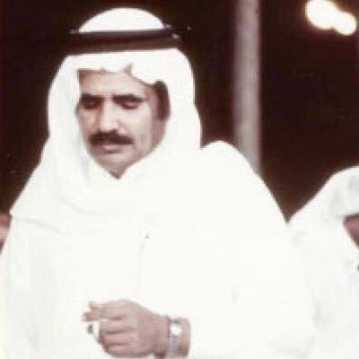 شاعِر مُتقَلِب المَشاعر