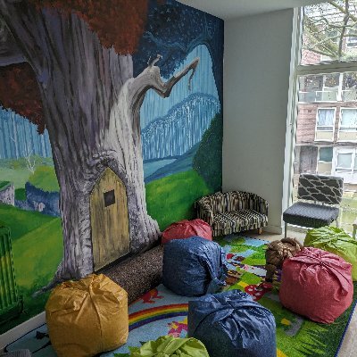 Netley Community Children's Book Library in London.  A community space to share a love of reading and the right to play. https://t.co/aMnCXa7pBF