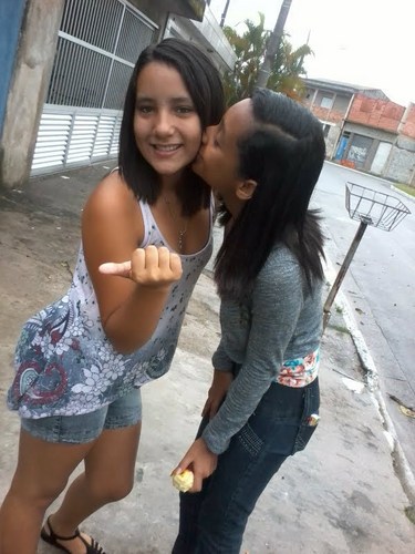 - posso nãao ser perfeiita .. mas sei que miinhas imperfeições me tornam única ;) - soou apenas aquela que você jamais vai ser ! ;D Chata,isuportavel&Ciumenta;D