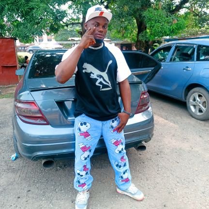 dummykriz's profile picture. Am very jovial and fun to be with have a vision of making the world a better place why spreading ❤️ love ❤️ #wizkid Fc