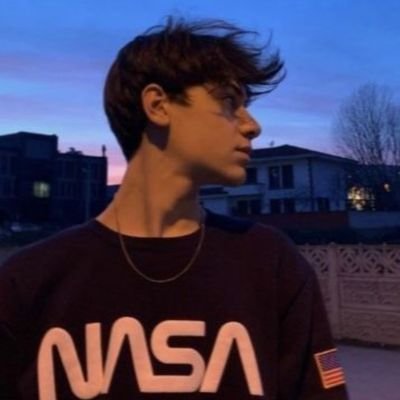 mustafacreww's profile picture. Kendi Halinde Biri