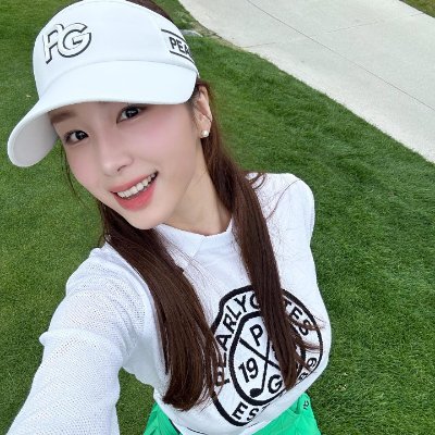 liang005222's profile picture. My world is a field of sunflowers, full of sunshine and hope.🇺🇸