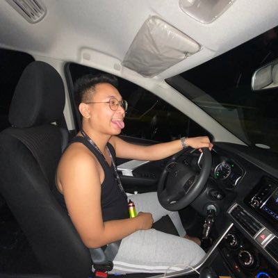 akosidiey's profile picture. ;