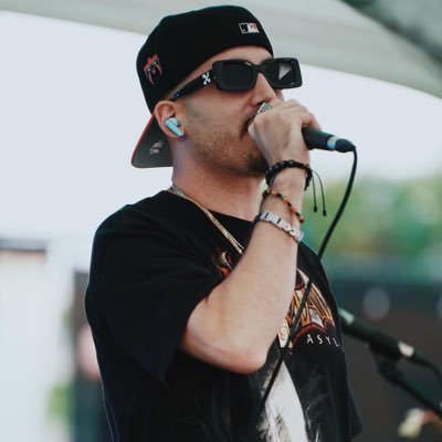 SRGianniBravo's profile picture. Entertainment Manager 🇨🇦 •Artists; @ryo2real  •Producers @Doubleplaysounds @mobluemoblue & @mm6eatz •Home of the Buds & Bangers Podcast