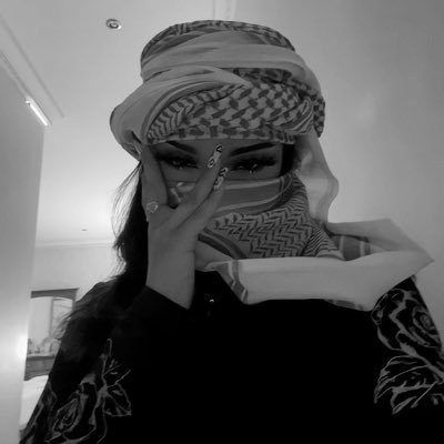 MsSarcasticcc's profile picture. Main: @Saracasticcc