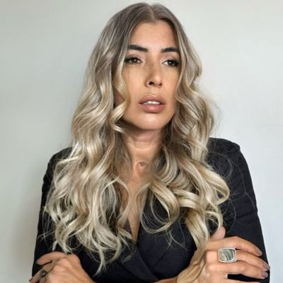 Feminista, bipolar, esquerdopata, Barbie da Deep Web, exterminadora de minions, gostosa e especialista em jogar na cara de otários que Lula está eleito🚩🇧🇷♈🍅