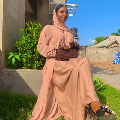 favorite_husna Profile Picture