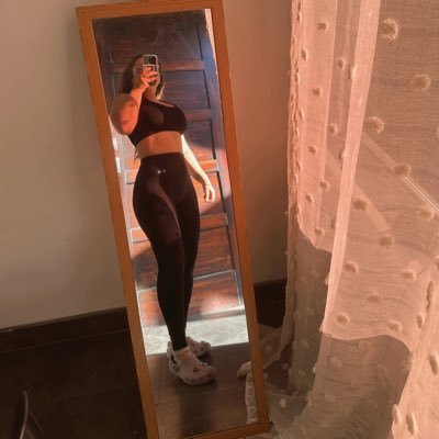 KatSandicr's profile picture. Uso Crocs todo el día