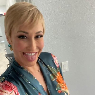 jennif60511's profile picture. 