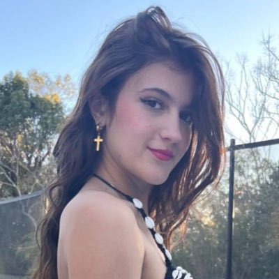 JennyRosePo's profile picture. 💜💜