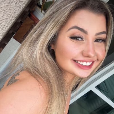 vitoriapetriw_'s profile picture. Curitiba ✨. 22y 💕