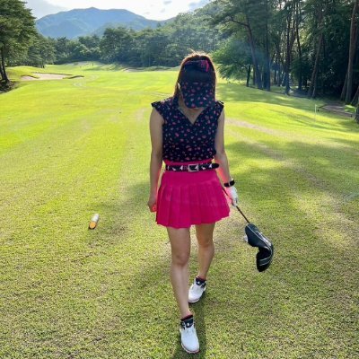 Kana ⛳️関西/大阪/ゴルフ女子🖤
#GOLF⛳️Osaka OL 🍻
🔴92⚪️106 （31）Half 🔴42 ⚪️52（14）
⚪️100切りたい
🔴90切りたい🩷