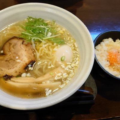宇都宮ブレックス応援しています‼️
BREXに惚れ込んで移住してしまいました😅
無言フォロー・リツイート失礼致します🙇
関わる全ての皆様に楽しい事ばかりありますように。
#荒谷裕秀
#比江島慎
#ライアンロシター
#ブレッキー
#住めば愉快だ宇都宮
#楽しいことばかりありますように