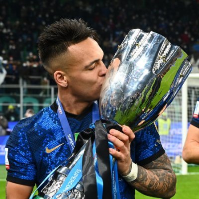 Hincha del mas grande de italia 💙🖤 y del mejor 9 del mundo🐂