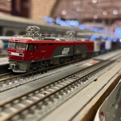 先日からやり始めました!すごく初心者です。鉄道・飛行機・車・船など乗り物全般好きです。よろしくお願い致します。スマホで少しだけ鉄道写真撮ってます。画質が低いですが暖かく見守っていただけると幸いです。