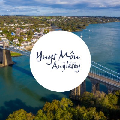 Y cyfrif trydar swyddogol ar gyfer gwybodaeth i ymwelwyr am Ynys Môn. #YnysMôn English: @visitanglesey