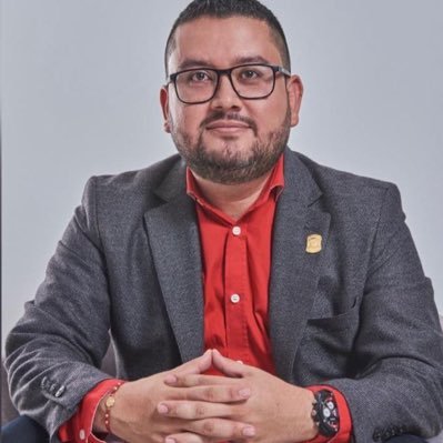 Ex Diputado de Antioquia. Ex Presidente Partido Liberal - Medellín. Abogado U de A. especialista en Derecho Administrativo y casi Magister en Derecho UPB.