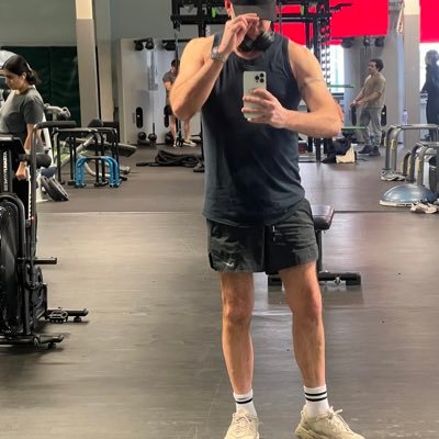 East London hung Daddy 🍆😈 💪 DMs open for filming and collaborations 🎥 Over 21 only