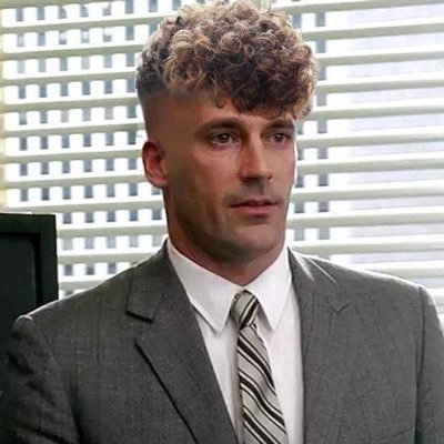 tweaparty's profile picture. Two gainfully employed, eligible bachelorettes.