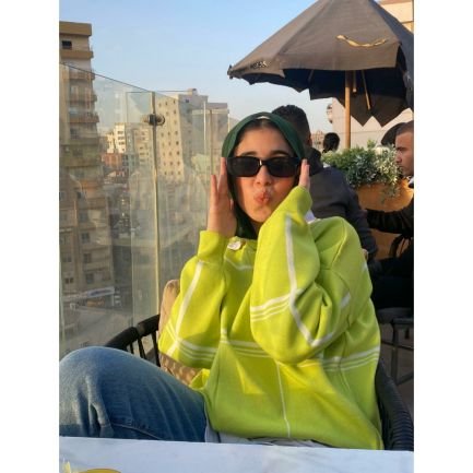 Mariam63568672's profile picture. the moon taught me that being alone is not that bad. 🤍