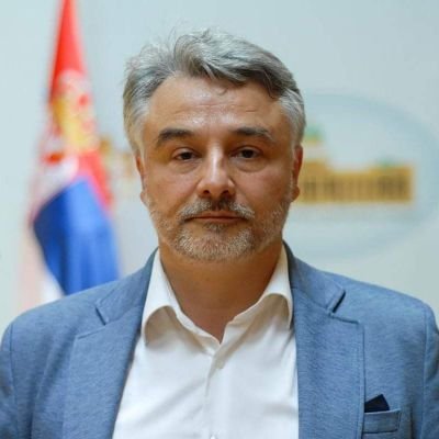 Нико никада није постао сиромашан дајући другима