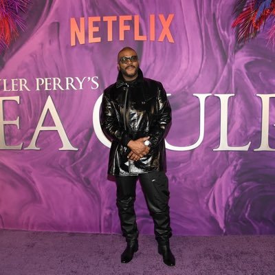 The OFFICIAL Fans Twitter page of Writer, Director, Producer, Actor - Tyler Perry
