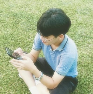 jenaurrr_'s profile picture. a weird silly little fag who was meant to love and hate double the amount :P // u r free to be as u r