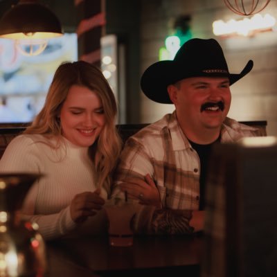 _megan_elaine_'s profile picture. philippians 4:6 // facts don't care about your feelings // my pronouns are your/mom