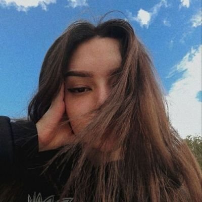 she/her ☄️| argentina 🇦🇷 | ravenclaw 🪽 | cabaña 6🏹 | INTP 🌧️ | acuario 🌪️ | booktw 🌫️ 🍃| amo el nikobran 🪷