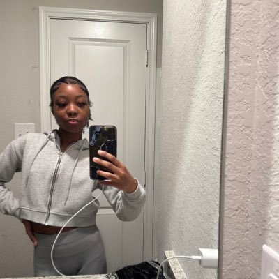 itssniee's profile picture. 