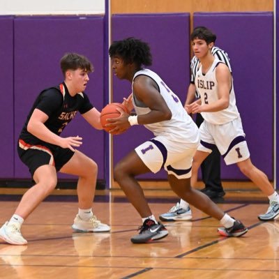 Islip Hs ‘25 | 6’4 208 lbs | 3.4 gpa | Combo guard- 19.1 ppg - ( All conference and All league award + 2 All tournaments awards)