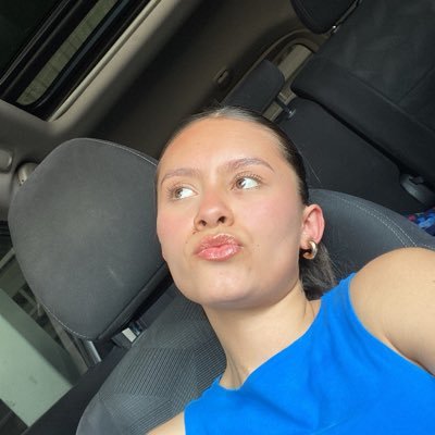 Joselinst11's profile picture. 