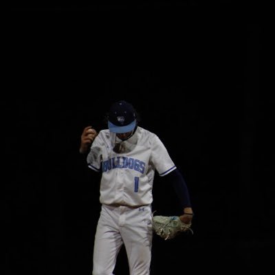 @Garcia_Baseball 25’|| 6’2 175||@DiamondCodeBSB|| 3.0 gpa||email: rw44935@gmail.com|| #godogs