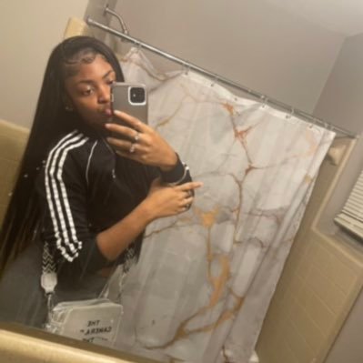 binhavinn's profile picture. chy