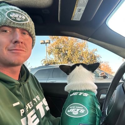 32 year old die hard New York Jets fan from Washington State. ✈️ | Seattle Sounders⚽️ | Formula 1 🏎️ | Dad/Dog Dad🐶 | (I follow back all Jets fans)