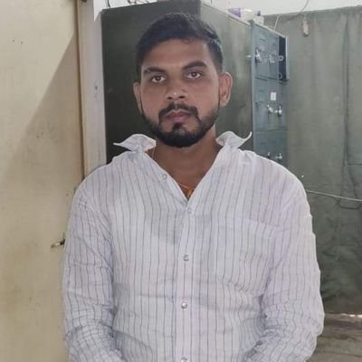 जब से मैं चला हूं मंजिल पे मेरी नजर हैं। रास्ते में कभी मील का पत्थर नही देखा।।