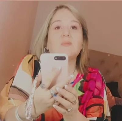 profesora de letras, felizmente divorciada y fanática del más grande💙💛💙