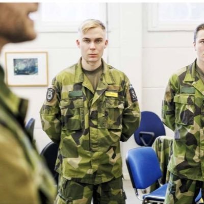 bergfors_joel's profile picture. Slava Ukraina! Älskar allt som har med stridsfordon90 att göra. Grönklädd.