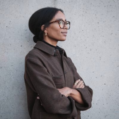 Réalisatrice du podcast @Afrotopiques / Consultante / Enseignante à Sciences Po Paris.