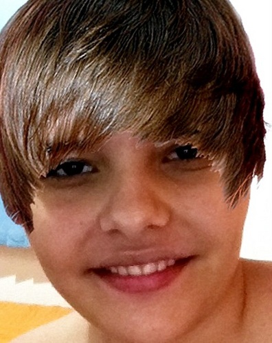 Educado com quem é comigo. Preguiçoso. BoyLovatic. Me segue? Sigo de volta (: