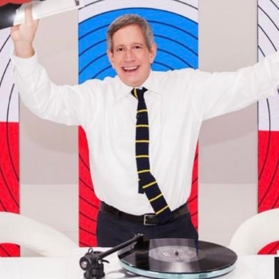 Il programma musicale dedicato alla passione, ai ricordi e agli aneddoti più disparati legati ai dischi in vinile. Con @RiccardoRossi il sabato sera su @Raiuno