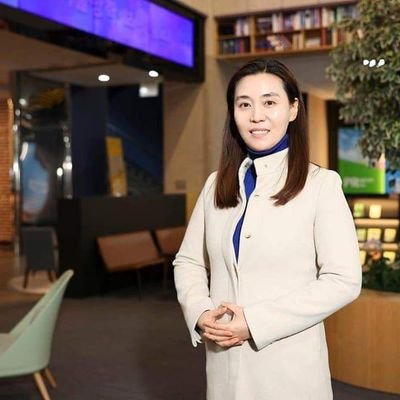 전라남도 장성 출신
전라남도 장성 거주
전남대학교에서 지구환경과학 이학사 전공
Griffith University Gold Coast에서 경영대학원 관광경영과 석사 전공
세종대학교 관광대학원에서 호텔관광경영학박사 전공
SHMS Swiss Hotel Management Schoo