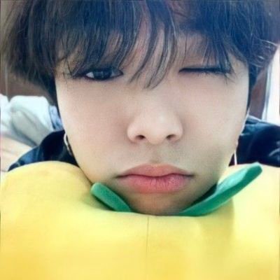 jhykdozze's profile picture. 🎸⋆⭒˚｡⋆12 | multi |                         
   here for yjh｡ﾟ⁠:⁠｡