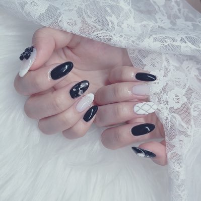 titiyoti_25's profile picture. 20↑/🌈🕒