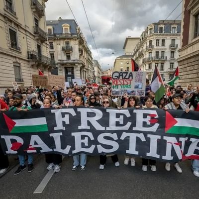 MubasherNawaz13's profile picture. ‏میں آج بھی شطرنج اکیلا ہی کلتا ہوں 
مجھے میرےدوستوں کے ساتھ چالے چلنا 
اچھا نہیں لگتا ۔۔۔۔۔